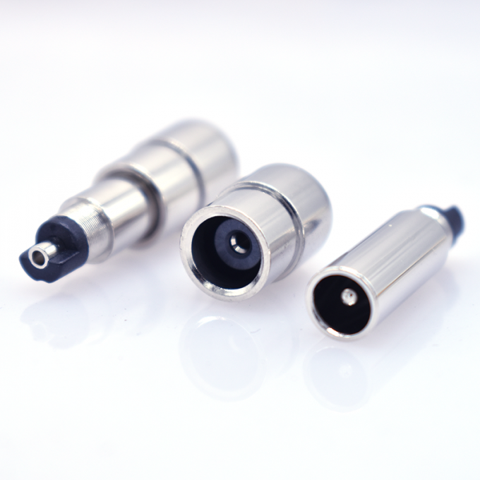 DC Plug và Jack Adapter để sạc và kết nối 0