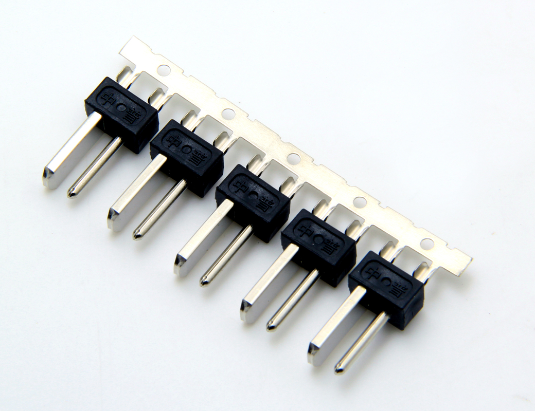 Press-free liên tục Riveted DC Plug Crimping DC Male DC Plug Taped DC Male Connector