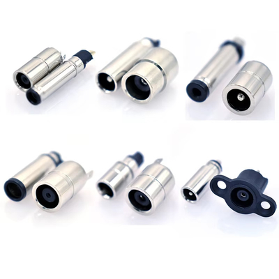 DC Plug và Jack Adapter để sạc và kết nối